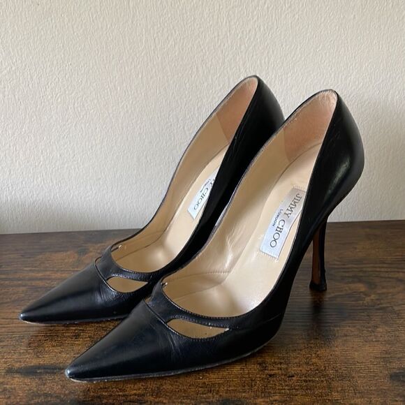 Jimmy Choo Black Leather
Cut-Out Pointed Toe Pumps Size 38 - Picture 2 of 13